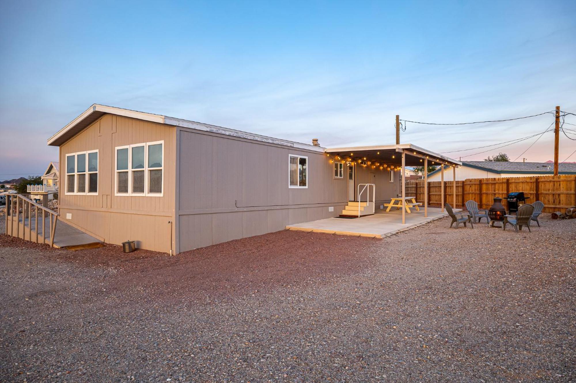 Magnificent & Tranquil Home, Mountain Views , 8 Mins To Casinos & River, Fire Pit, Bbq Bullhead City Luaran gambar