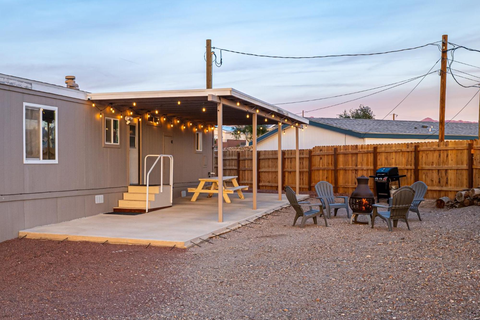 Magnificent & Tranquil Home, Mountain Views , 8 Mins To Casinos & River, Fire Pit, Bbq Bullhead City Luaran gambar