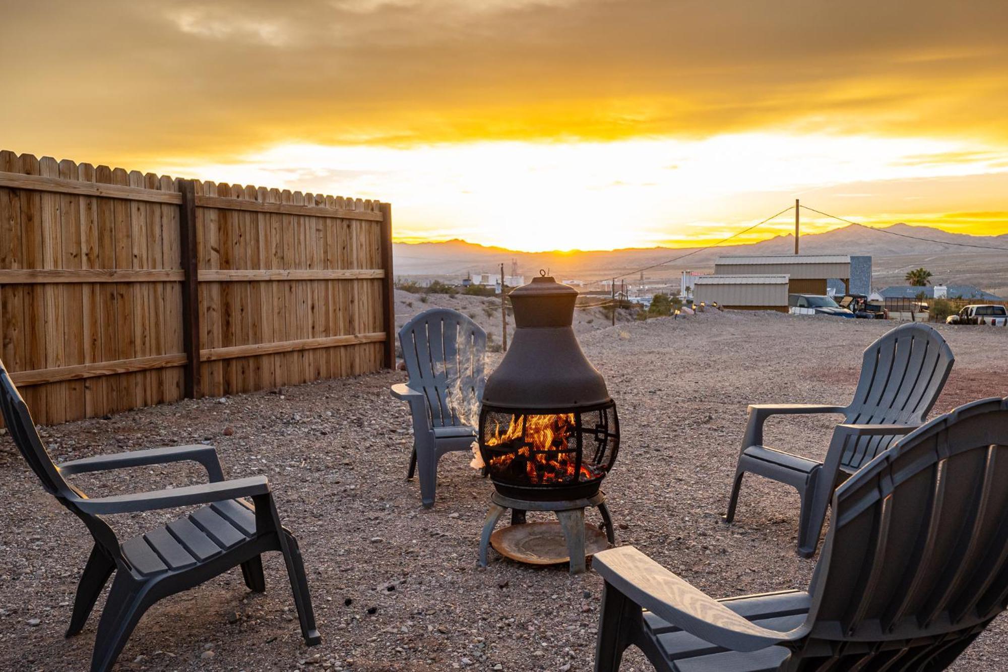 Magnificent & Tranquil Home, Mountain Views , 8 Mins To Casinos & River, Fire Pit, Bbq Bullhead City Luaran gambar
