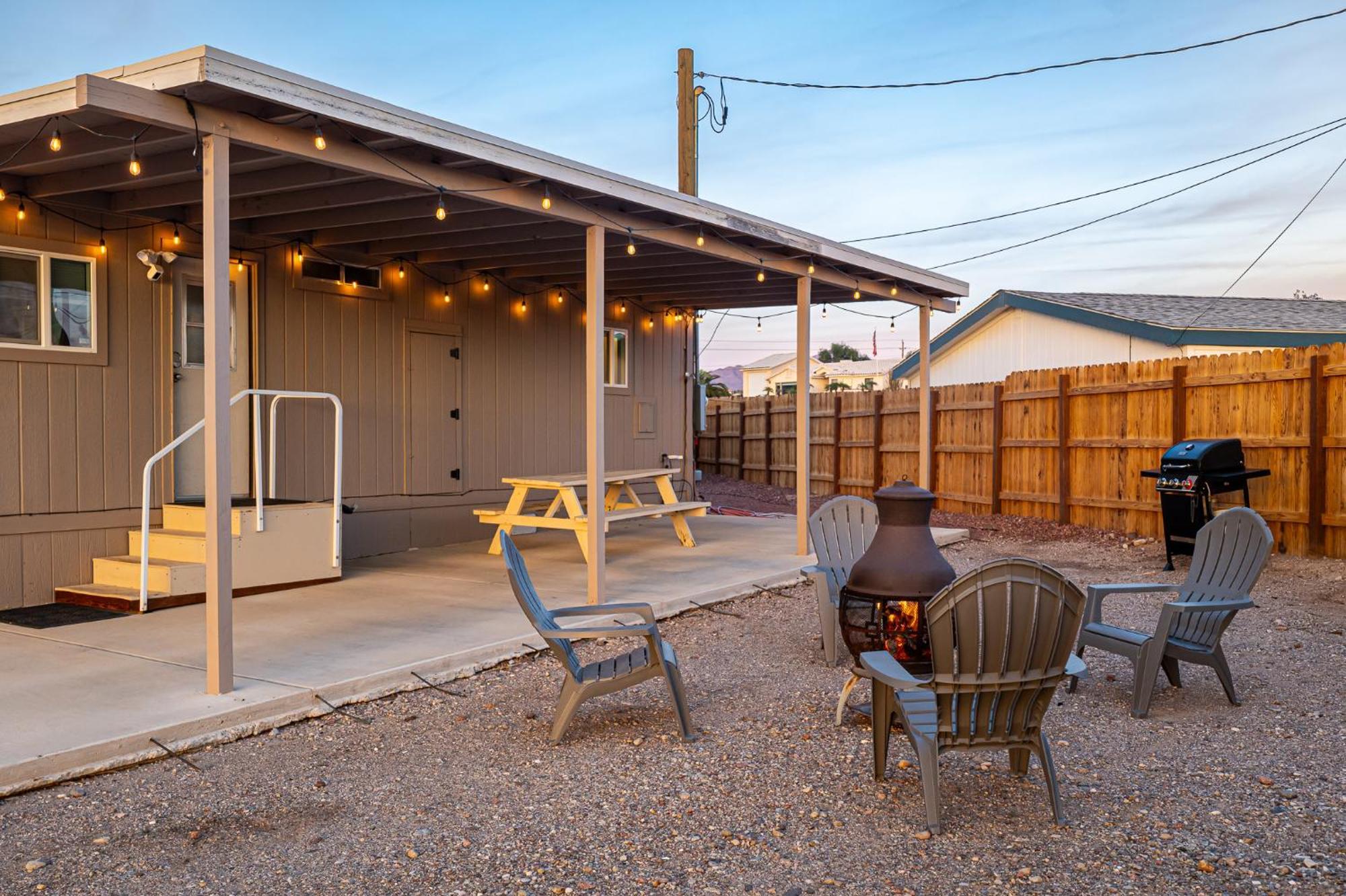 Magnificent & Tranquil Home, Mountain Views , 8 Mins To Casinos & River, Fire Pit, Bbq Bullhead City Luaran gambar