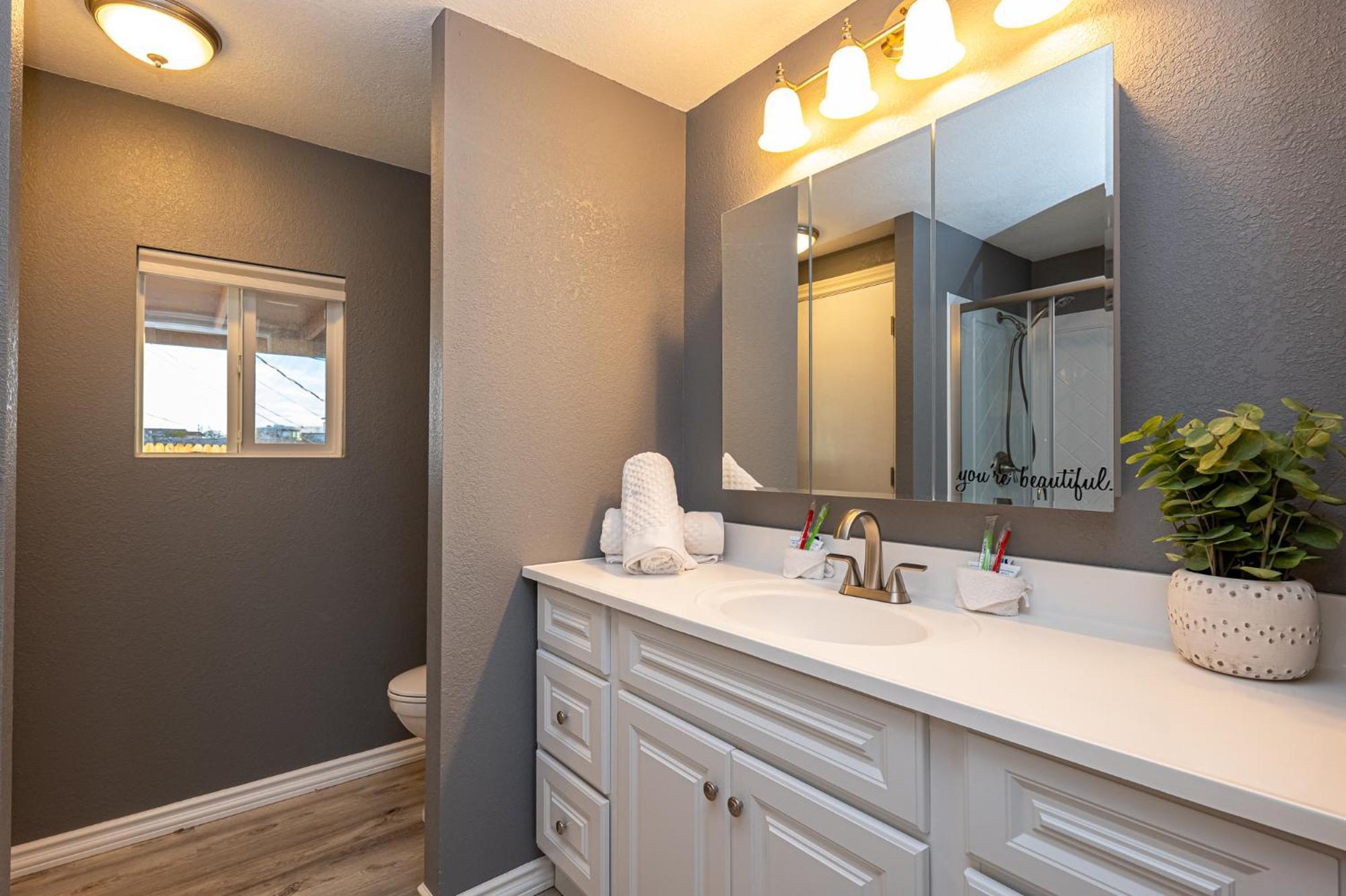 Magnificent & Tranquil Home, Mountain Views , 8 Mins To Casinos & River, Fire Pit, Bbq Bullhead City Luaran gambar