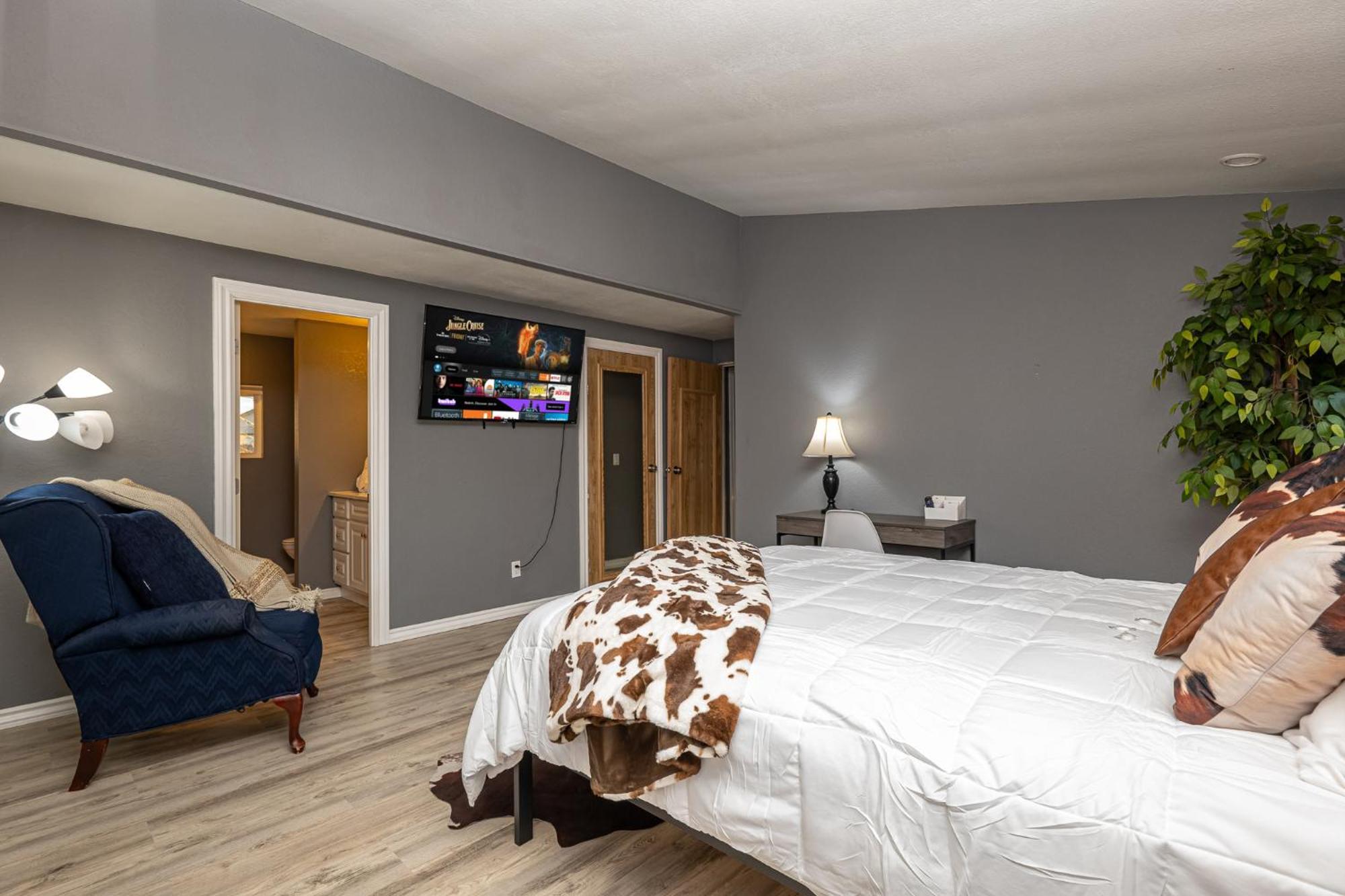 Magnificent & Tranquil Home, Mountain Views , 8 Mins To Casinos & River, Fire Pit, Bbq Bullhead City Luaran gambar