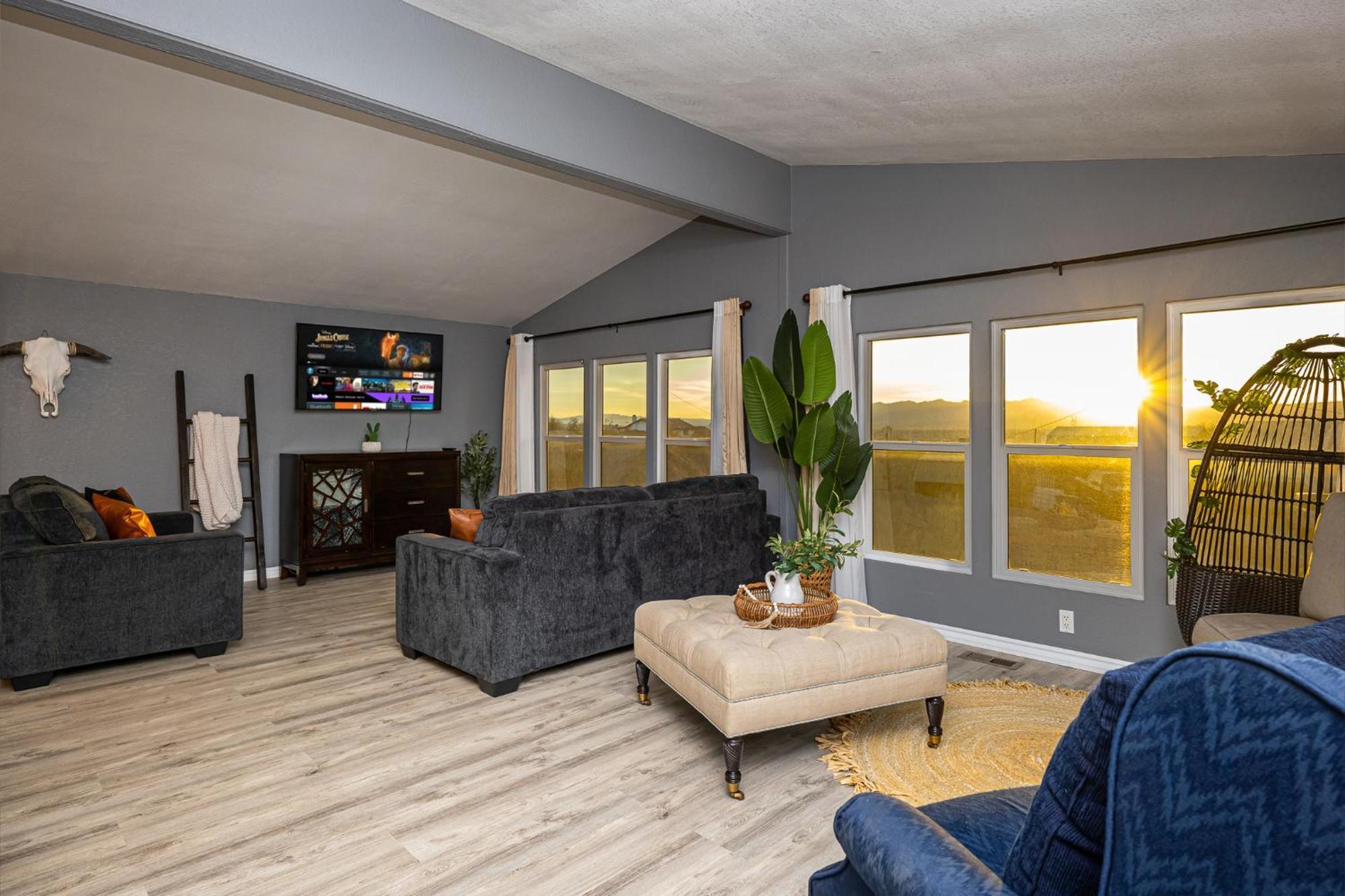 Magnificent & Tranquil Home, Mountain Views , 8 Mins To Casinos & River, Fire Pit, Bbq Bullhead City Luaran gambar